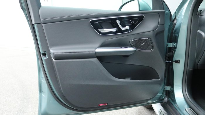 2025 Mercedes-Benz GLC-Class GLC300