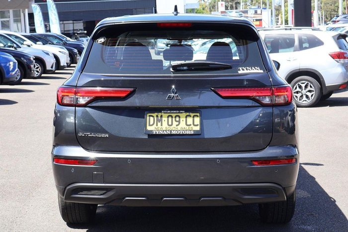 2024 Mitsubishi Outlander ES