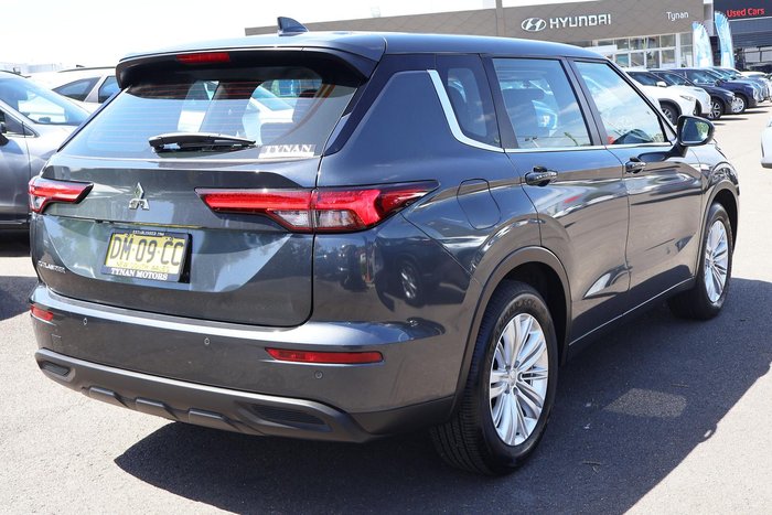 2024 Mitsubishi Outlander ES