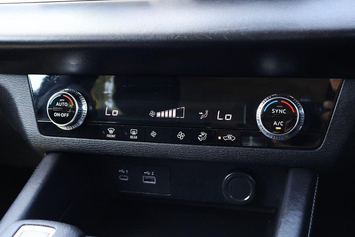 2024 Mitsubishi Outlander ES