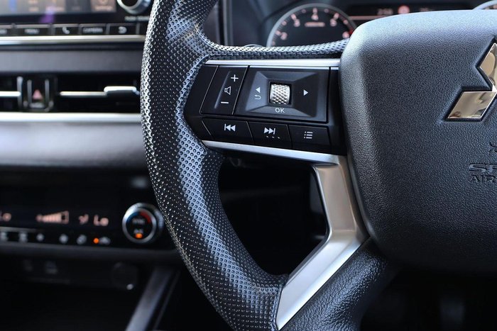 2024 Mitsubishi Outlander ES