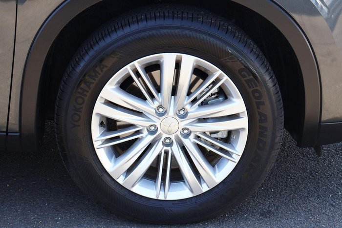 2024 Mitsubishi Outlander ES