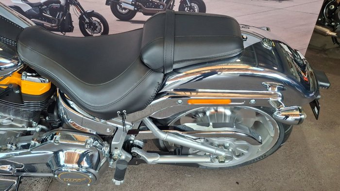 2025 Harley-davidson FLSTFI FAT BOY GRAY GHOST REFLECTION