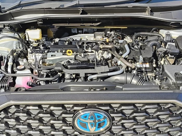 2023 Toyota Corolla Cross Atmos MXGH10R Stunning Silver