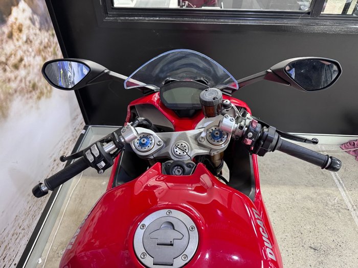 2018 DUCATI SUPERSPORT S RED