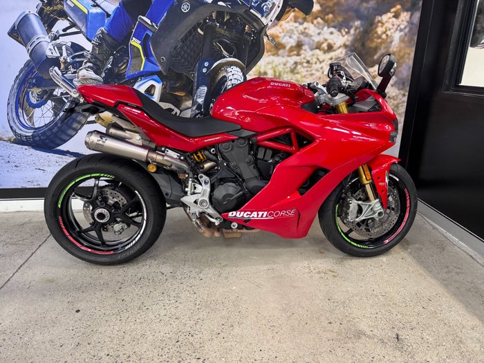 2018 DUCATI SUPERSPORT S RED