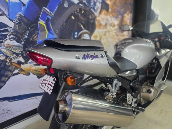 2000 Kawasaki ZX-12R (ZX1200 NINJA)