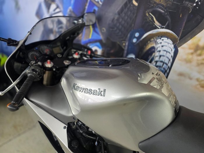 2000 Kawasaki ZX-12R (ZX1200 NINJA)