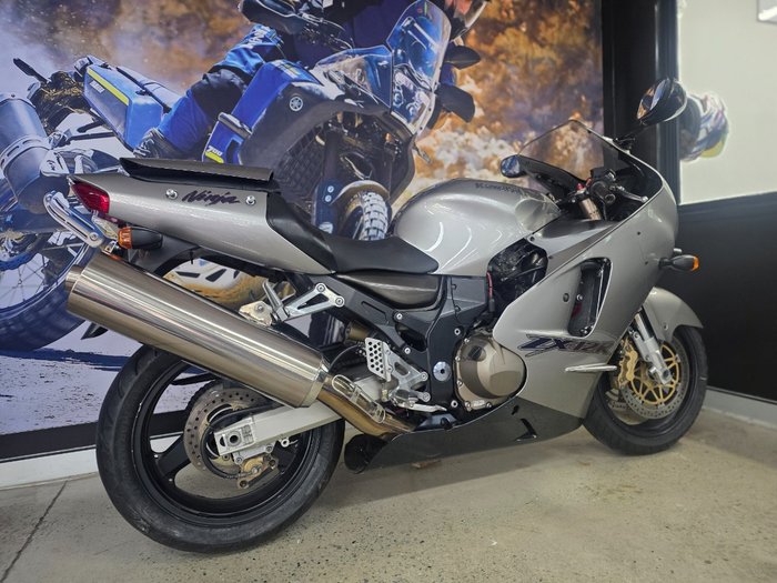 2000 Kawasaki ZX-12R (ZX1200 NINJA)