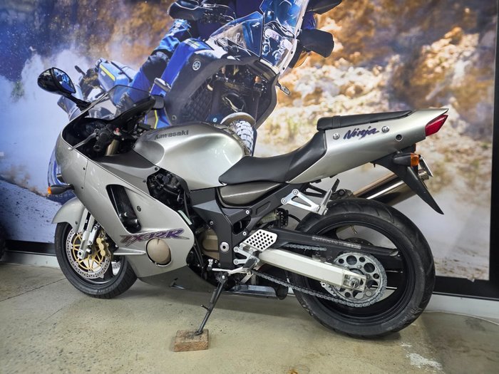 2000 Kawasaki ZX-12R (ZX1200 NINJA)