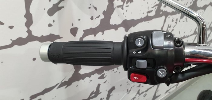 2025 Triumph Bonneville Speedmaster Speedmaster Red