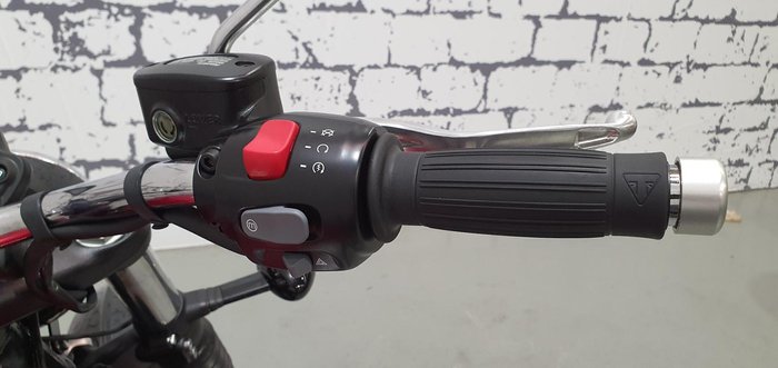 2025 Triumph Bonneville Speedmaster Speedmaster Red