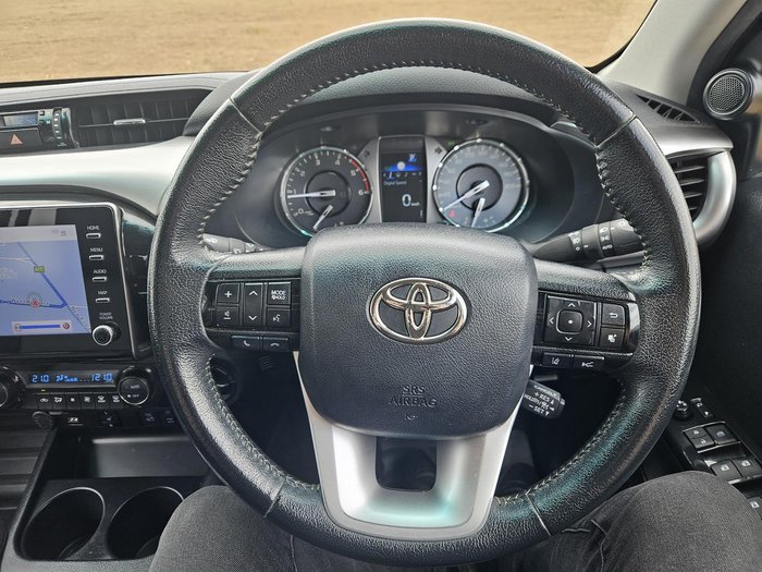2023 Toyota Hilux SR5
