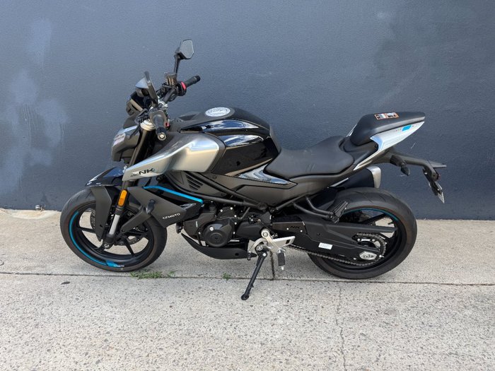 2023 CFMOTO 450 NK BLACK