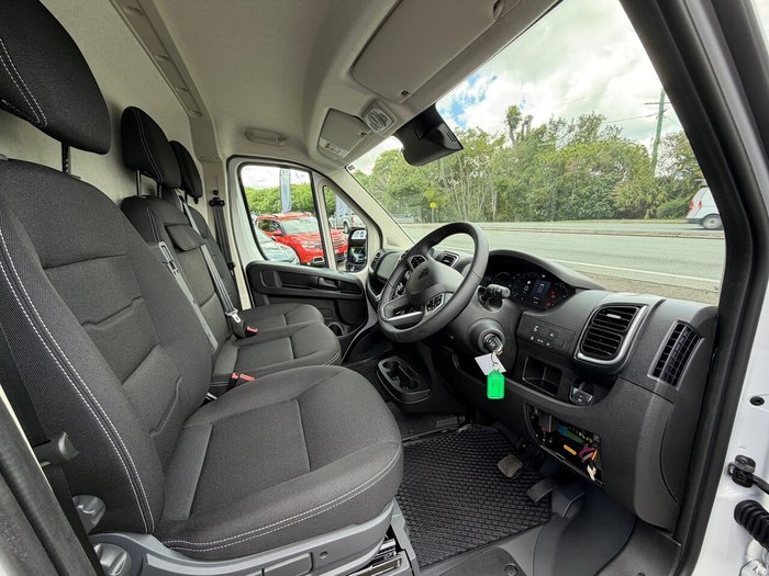 2025 Peugeot Boxer Pro Mid Roof LWB