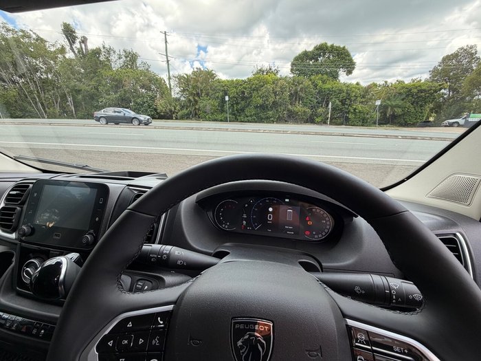 2025 Peugeot Boxer Pro Mid Roof LWB