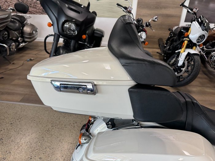 2016 HARLEY-DAVIDSON FLHXS STREET GLIDE SPECIAL GOLD