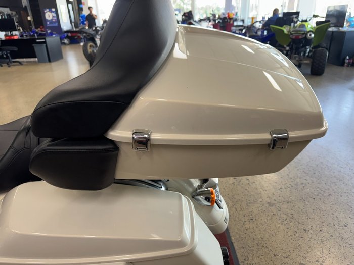 2016 HARLEY-DAVIDSON FLHXS STREET GLIDE SPECIAL GOLD