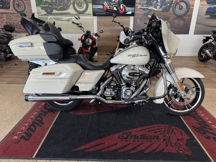 2016 HARLEY-DAVIDSON FLHXS STREET GLIDE SPECIAL GOLD