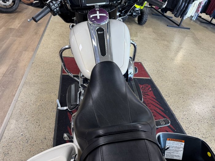 2016 HARLEY-DAVIDSON FLHXS STREET GLIDE SPECIAL GOLD