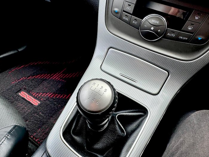 2013 Nissan Pulsar SSS C12 Cayenne Red