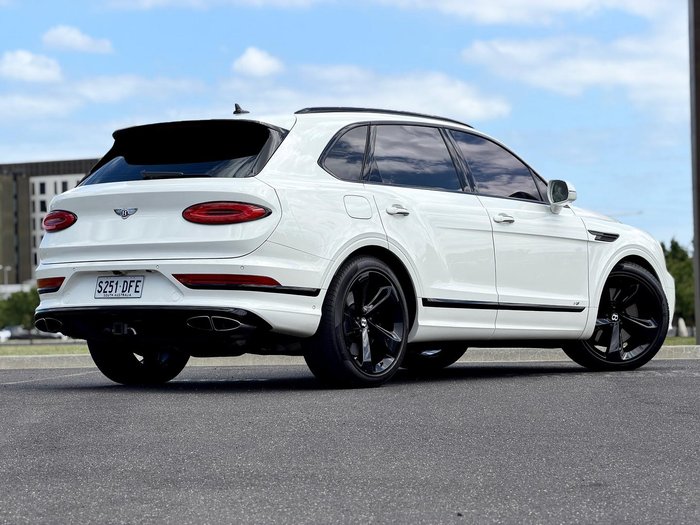 2021 Bentley Bentayga V8 4V MY22 AWD Glacier White