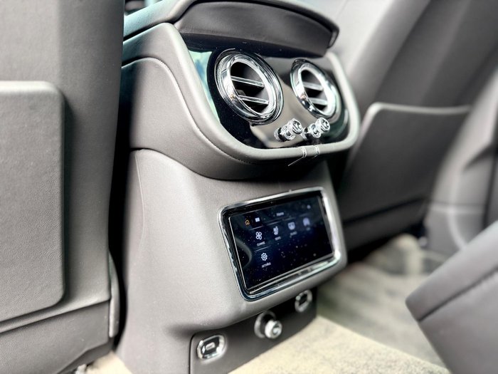 2021 Bentley Bentayga V8 4V MY22 AWD Glacier White