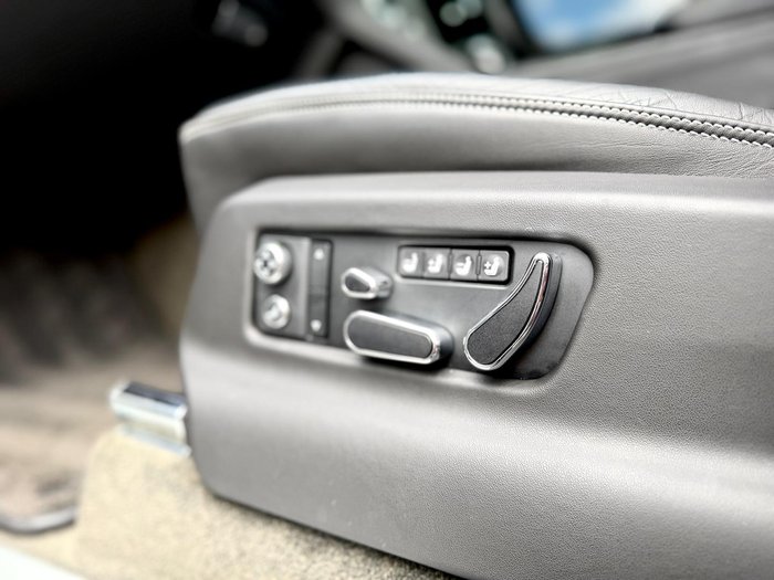 2021 Bentley Bentayga V8 4V MY22 AWD Glacier White