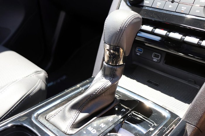 2024 Mahindra XUV700 AX7L Black Edition Napoli Black