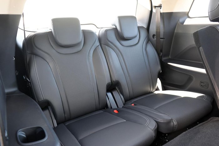 2024 Mahindra XUV700 AX7L Black Edition