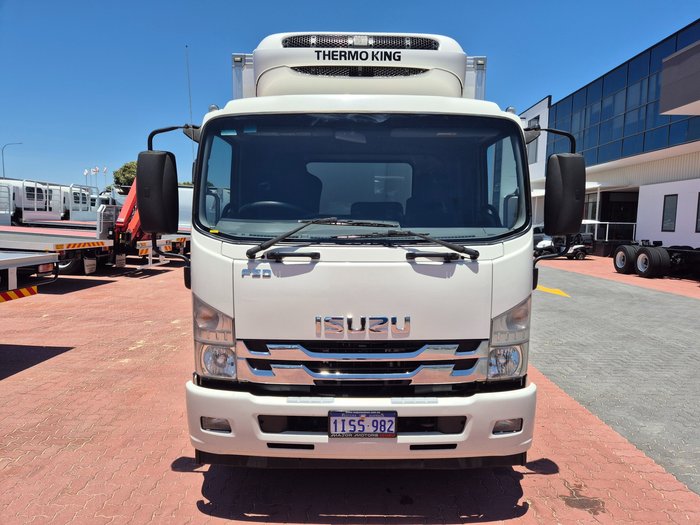 2019 Isuzu Trucks FSD 140/120-260 AUTO 8 Pallet Freezer