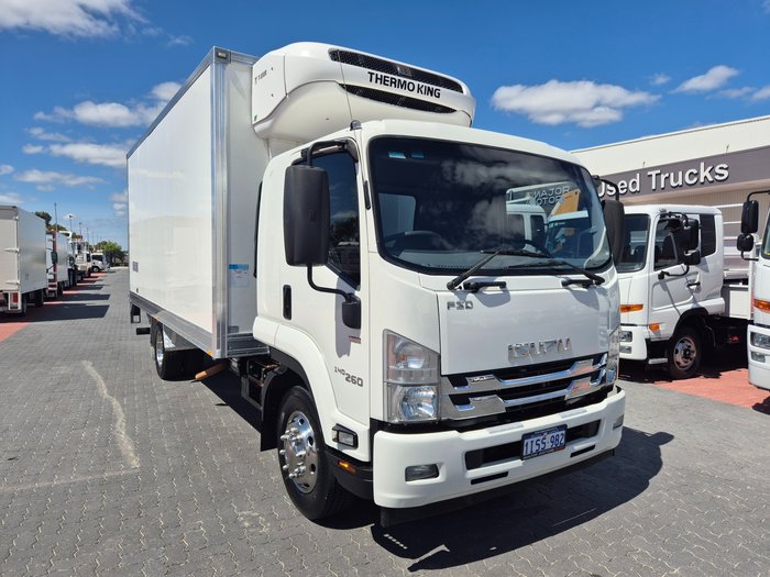 2019 Isuzu Trucks FSD 140/120-260 AUTO 8 Pallet Freezer