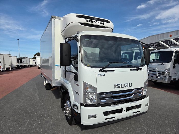 2019 Isuzu Fsd 140/120-260 Auto 8 Pallet Freezer
