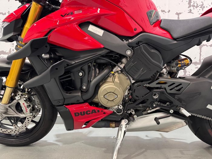 2023 Ducati Streetfighter V4 S Streetfighter Red