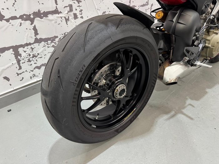 2023 Ducati Streetfighter V4 S Streetfighter Red