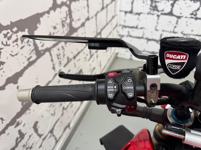 2023 Ducati Streetfighter V4 S Streetfighter Red