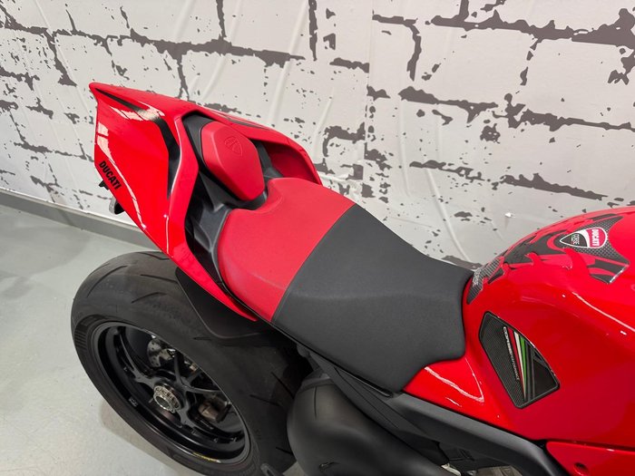 2023 Ducati Streetfighter V4 S Streetfighter Red