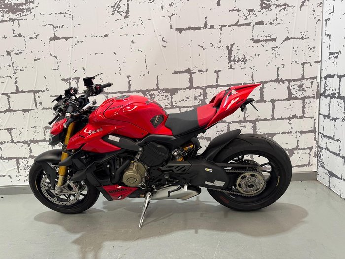 2023 Ducati Streetfighter V4 S Streetfighter Red