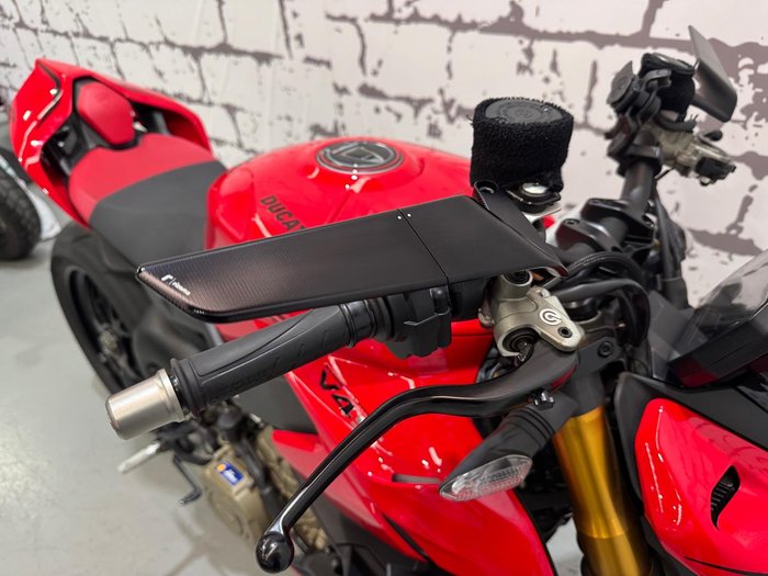 2023 Ducati Streetfighter V4 S Streetfighter Red