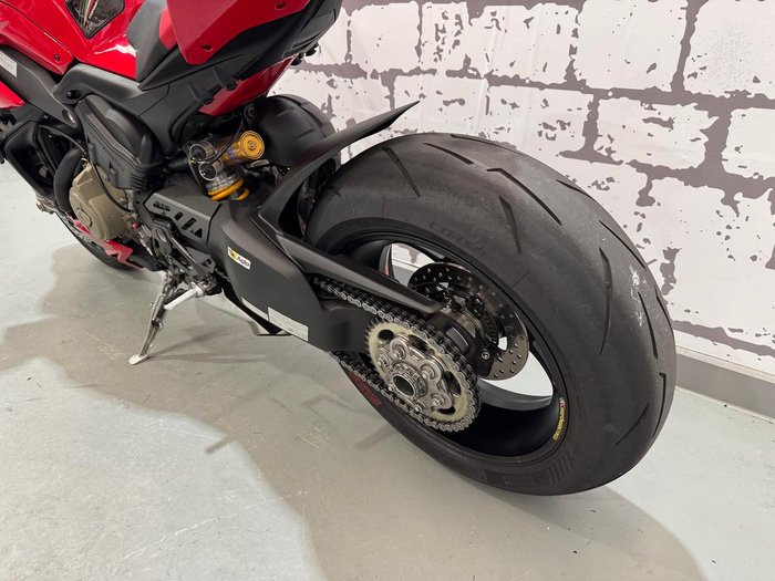 2023 Ducati Streetfighter V4 S Streetfighter Red