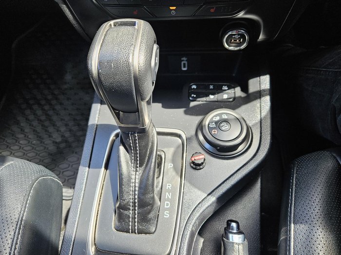 2022 Ford Everest Titanium