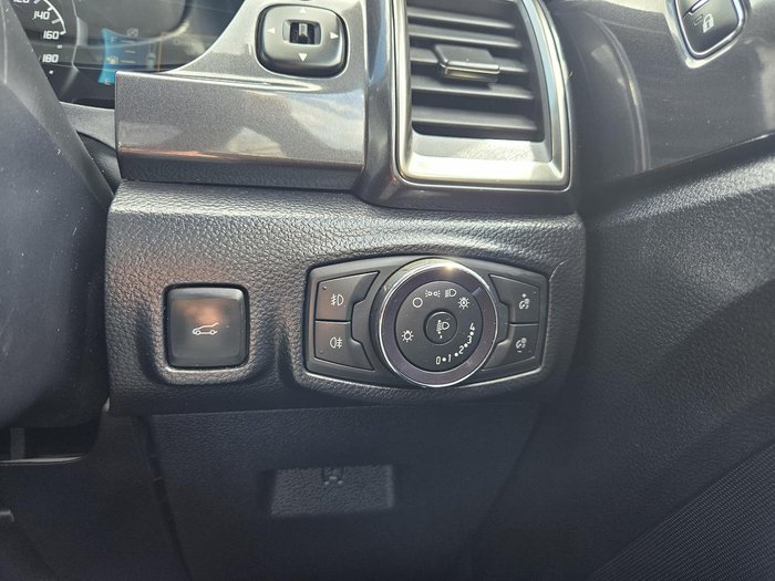 2022 Ford Everest Titanium