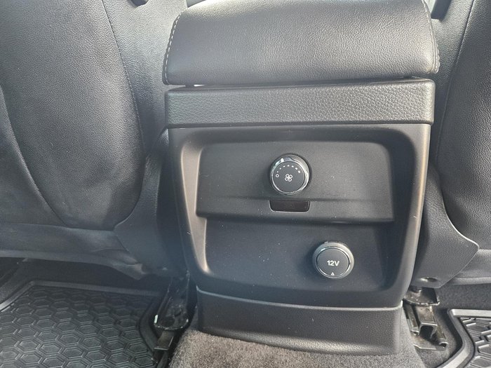 2022 Ford Everest Titanium