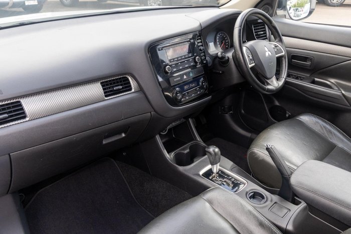 2013 Mitsubishi Outlander ES