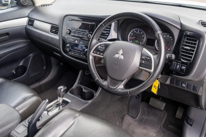 2013 Mitsubishi Outlander ES