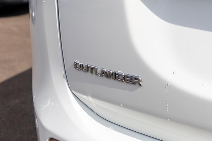 2013 Mitsubishi Outlander ES