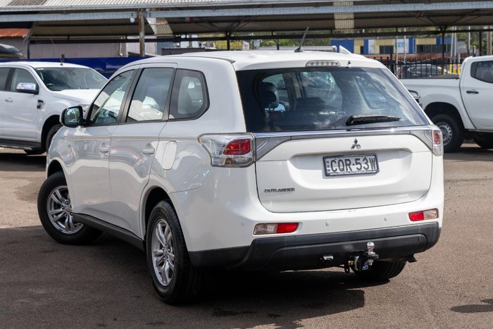 2013 Mitsubishi Outlander ES