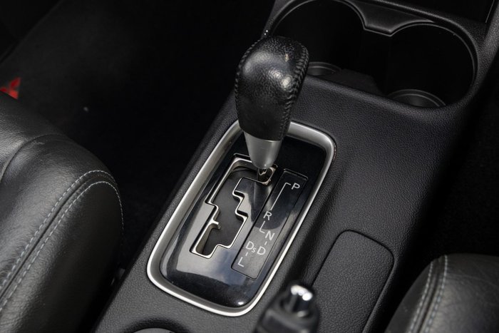 2013 Mitsubishi Outlander ES