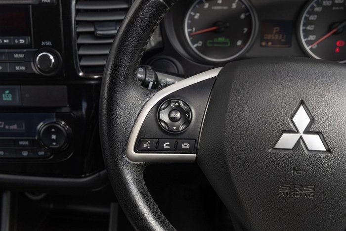 2013 Mitsubishi Outlander ES