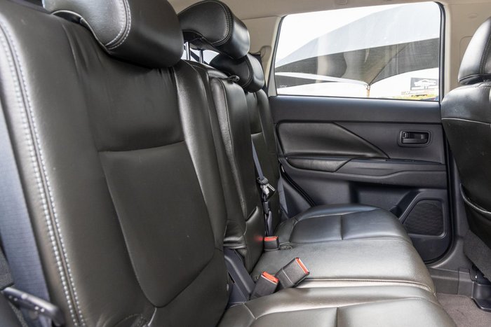 2013 Mitsubishi Outlander ES